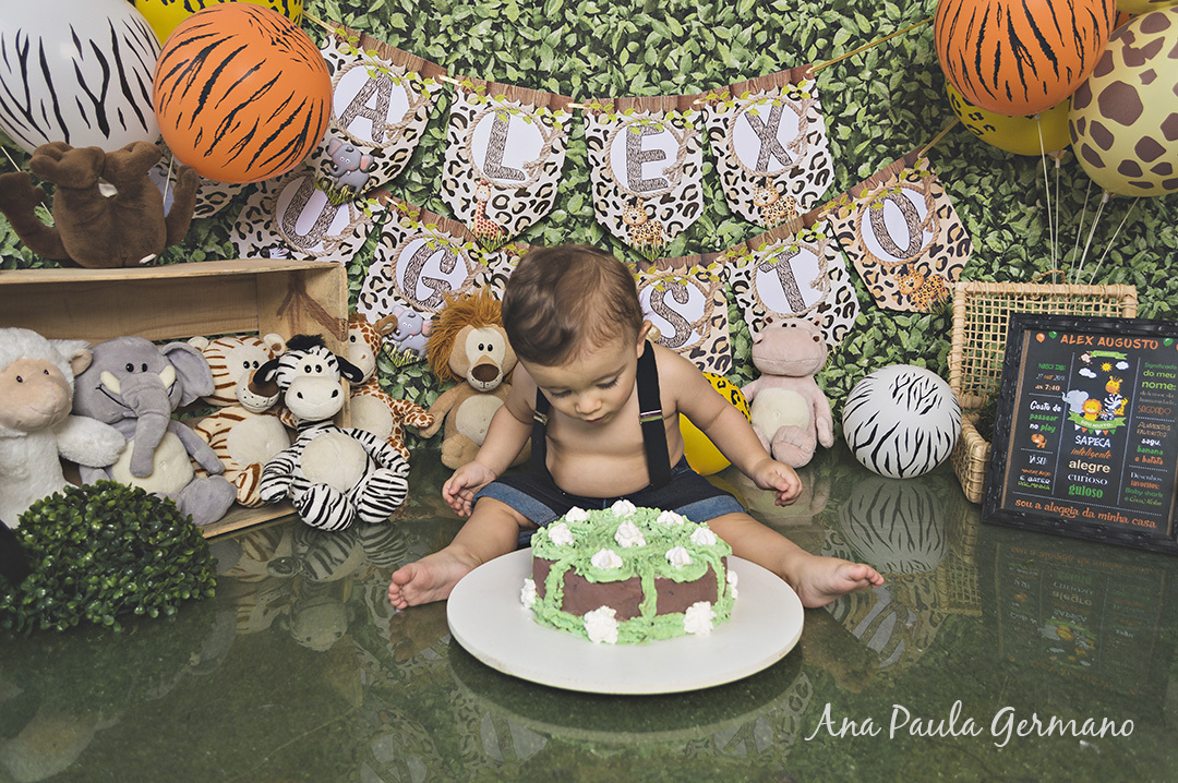 Smash the Cake Safari