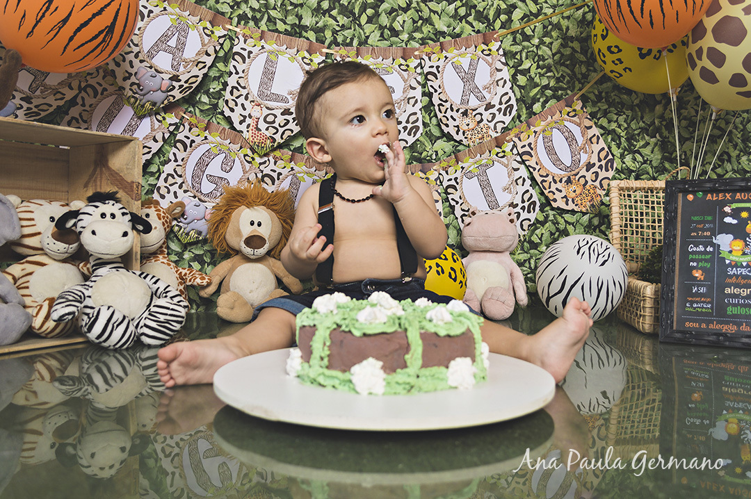 Smash the Cake Safari