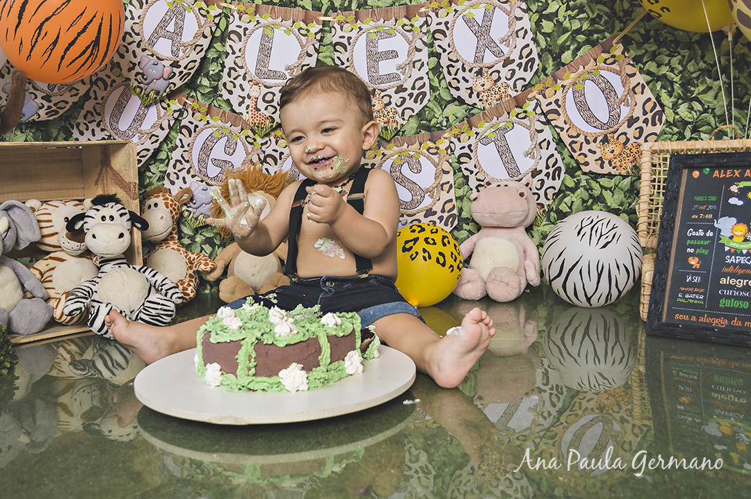 Smash the Cake Safari