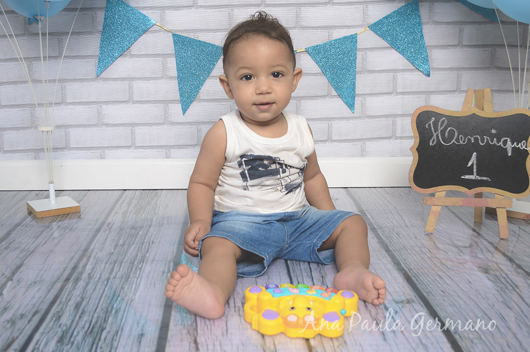 Smash the cake menino