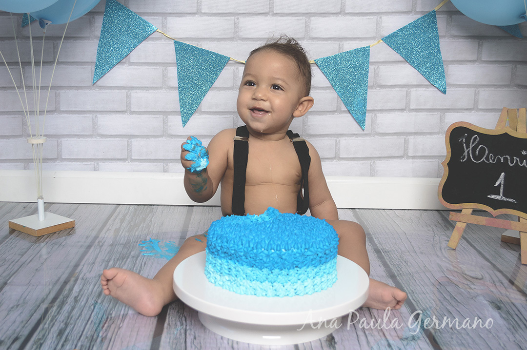 Smash the cake menino