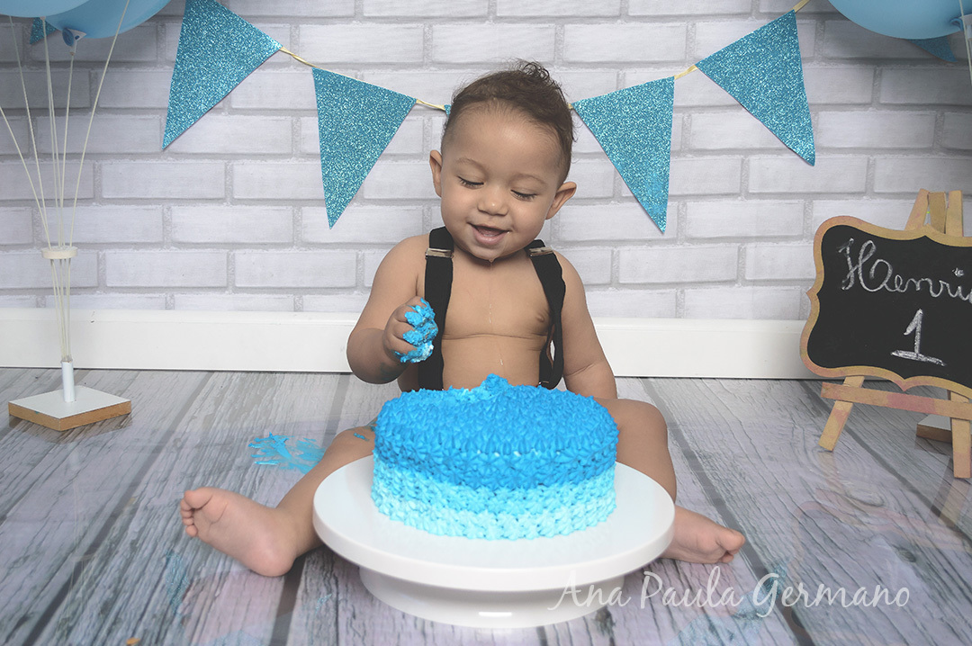 Smash the cake menino