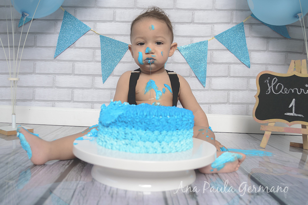 Smash the cake menino