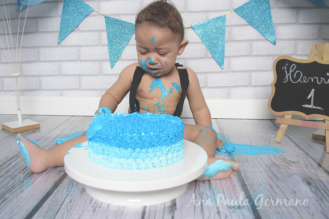 Smash the cake menino