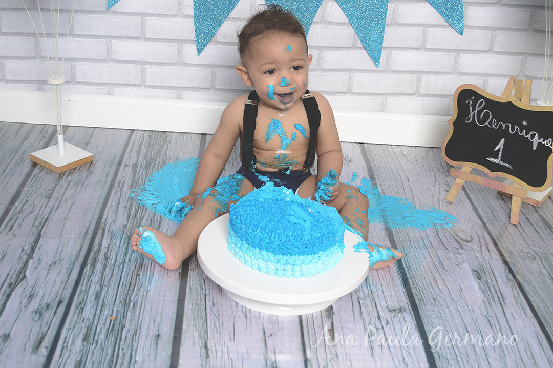 Smash the cake menino