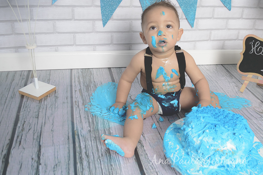 Smash the cake menino