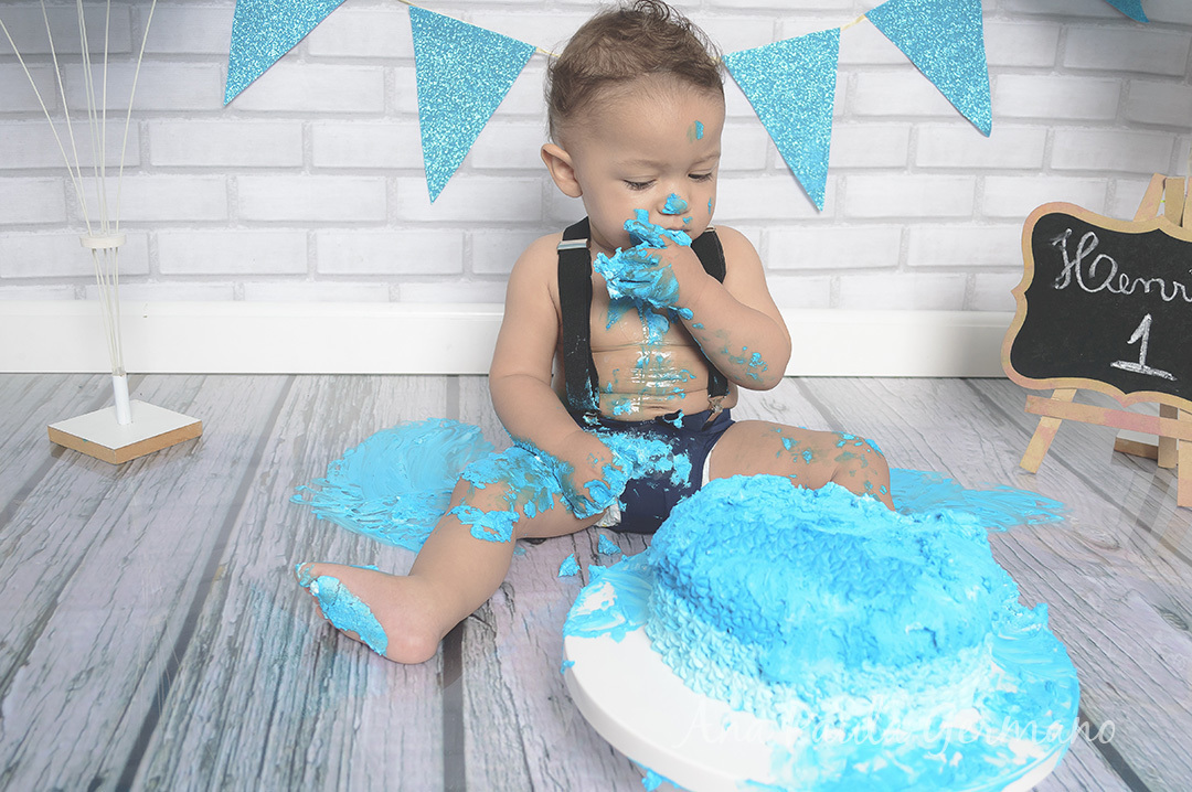 Smash the cake menino