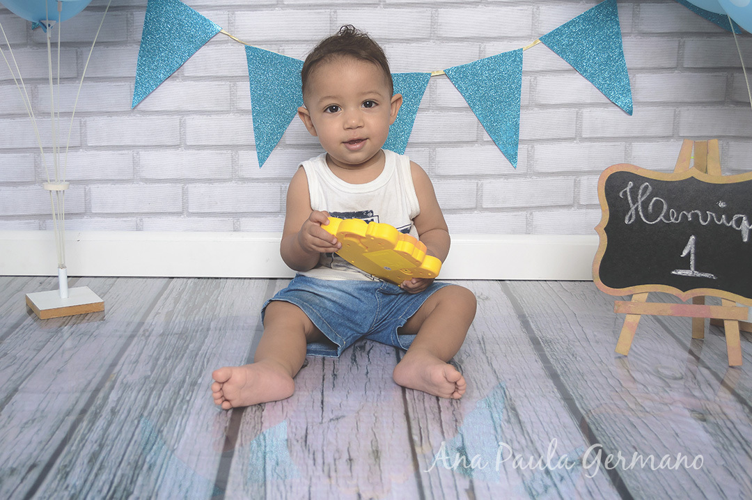 Smash the cake menino