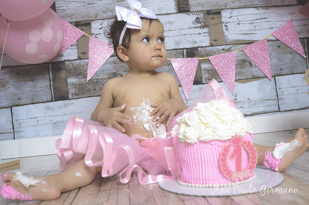 Smash the Cake menina