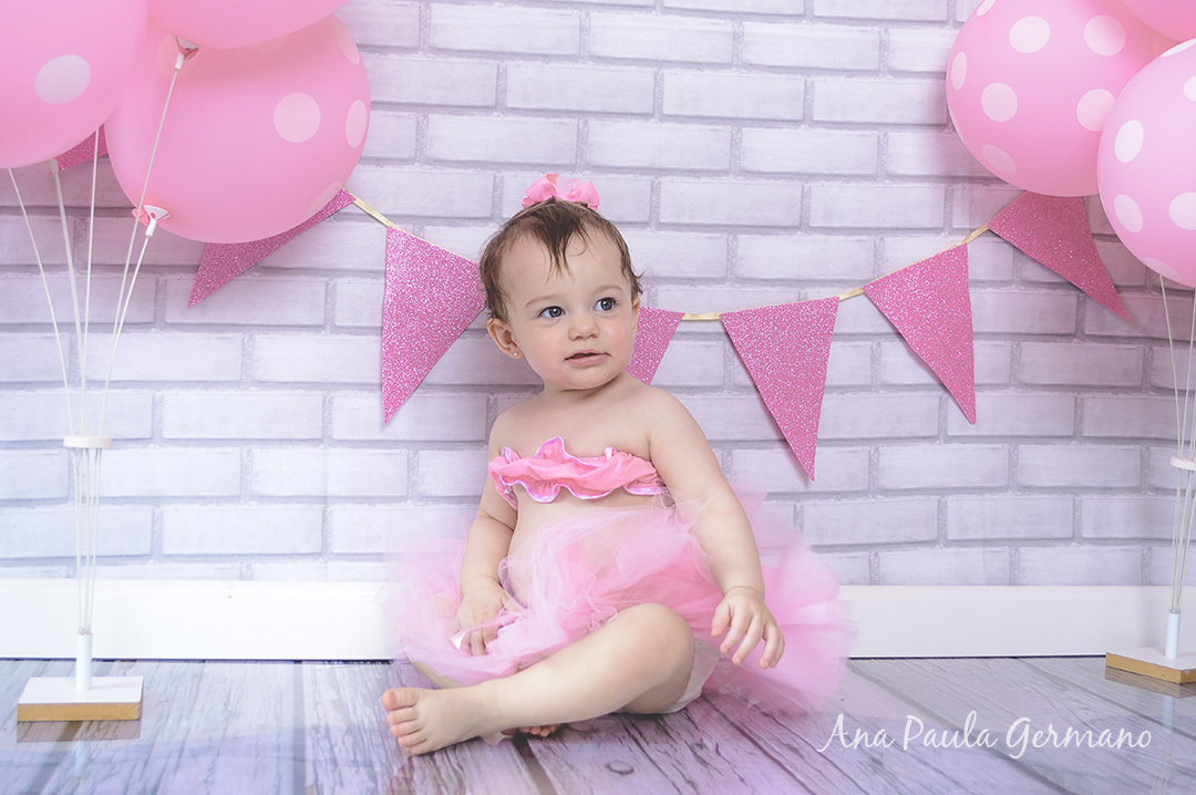 smash the cake menina