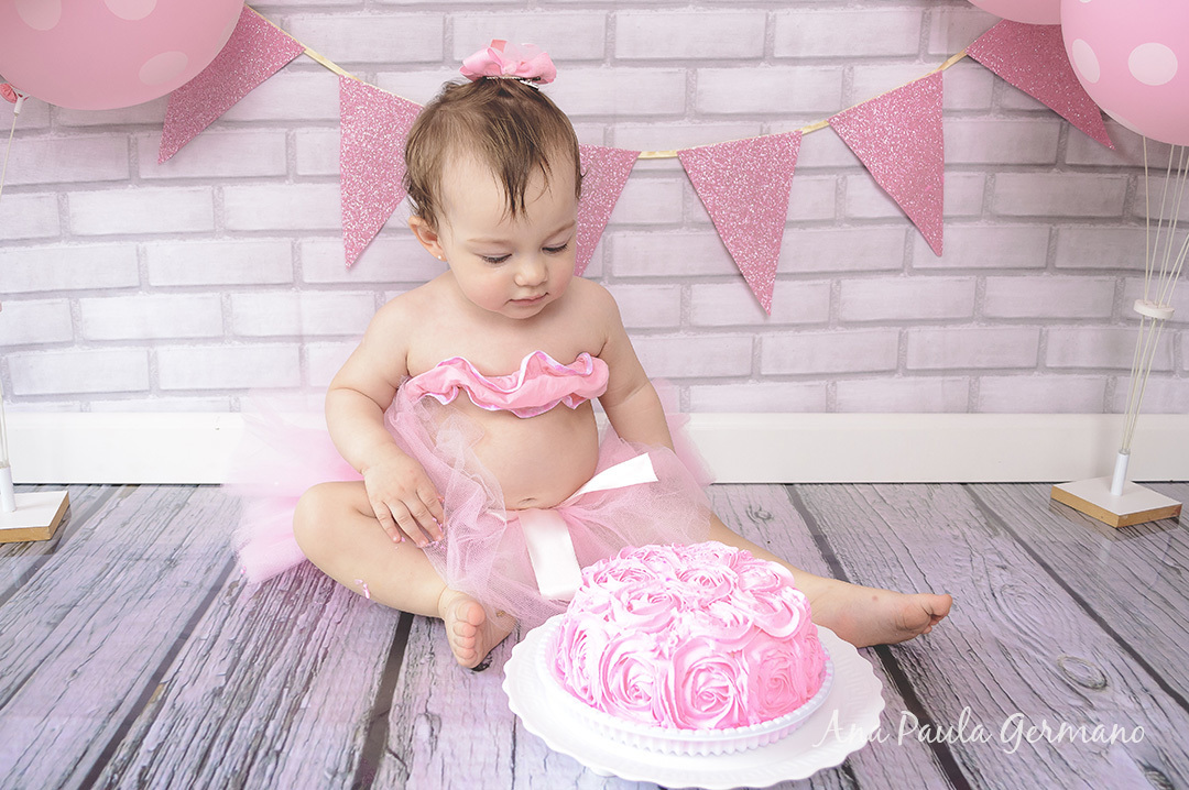 smash the cake menina