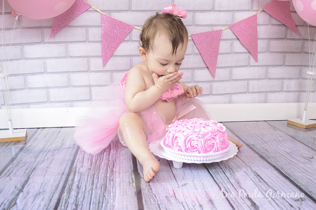 smash the cake menina