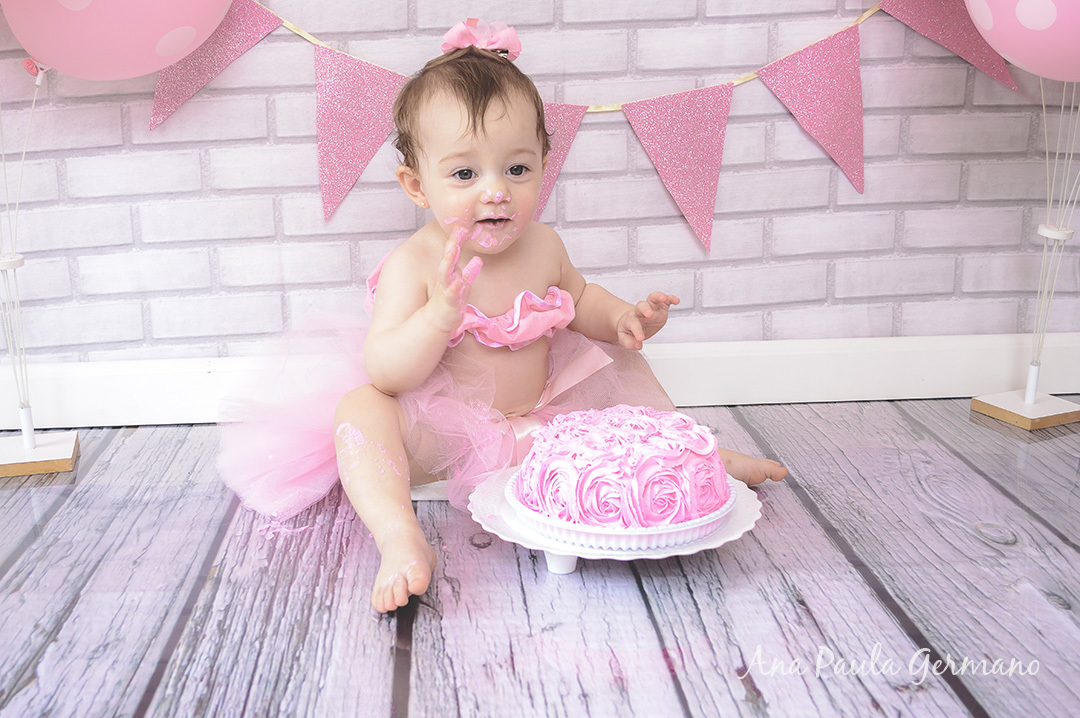 smash the cake menina