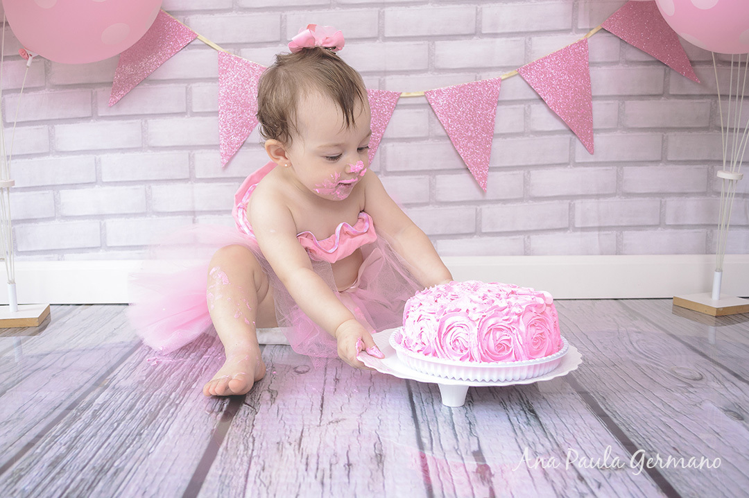 smash the cake menina