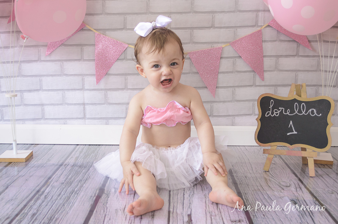 smash the cake menina