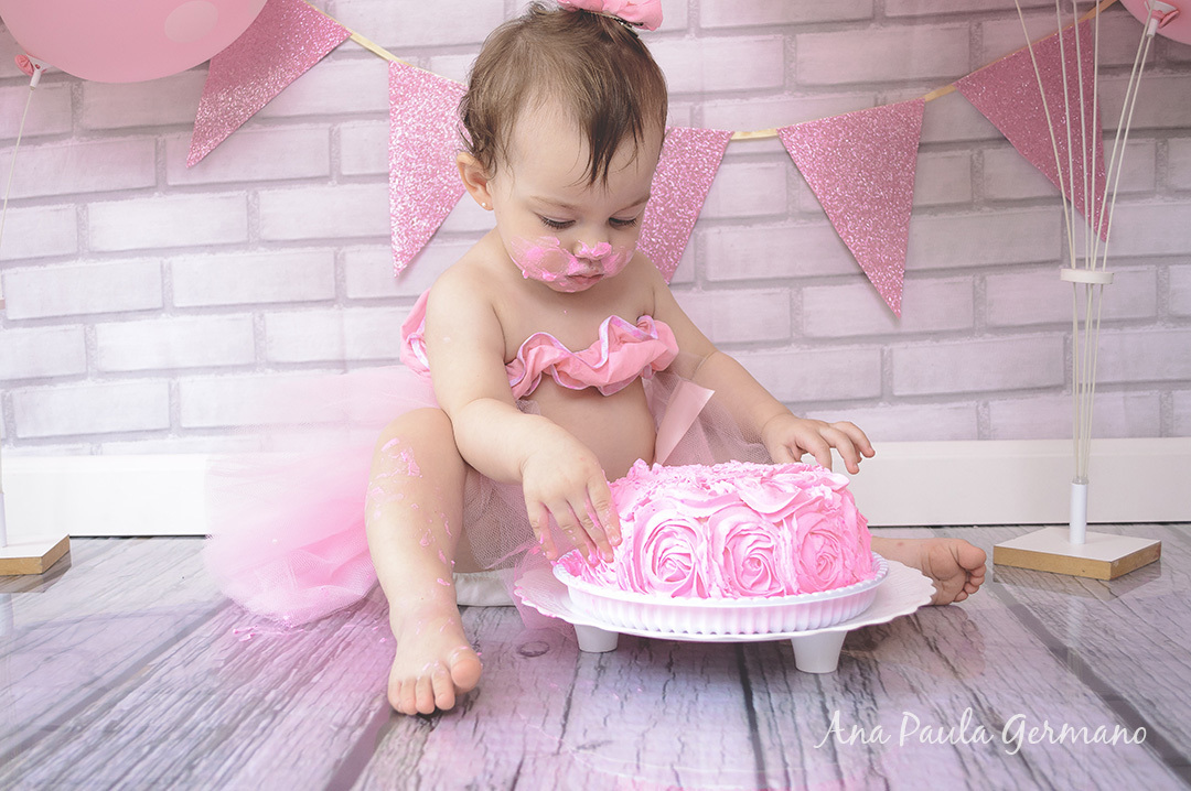 smash the cake menina