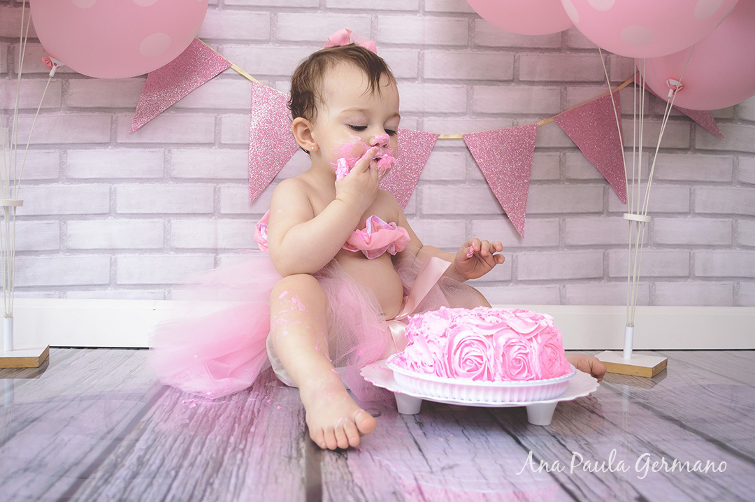 smash the cake menina