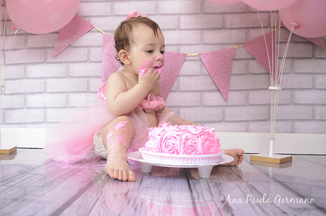 smash the cake menina