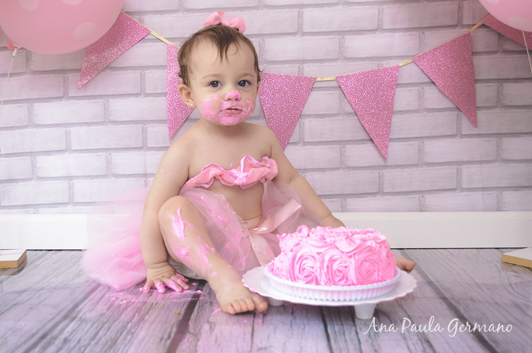 smash the cake menina