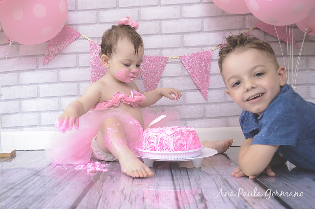 smash the cake menina