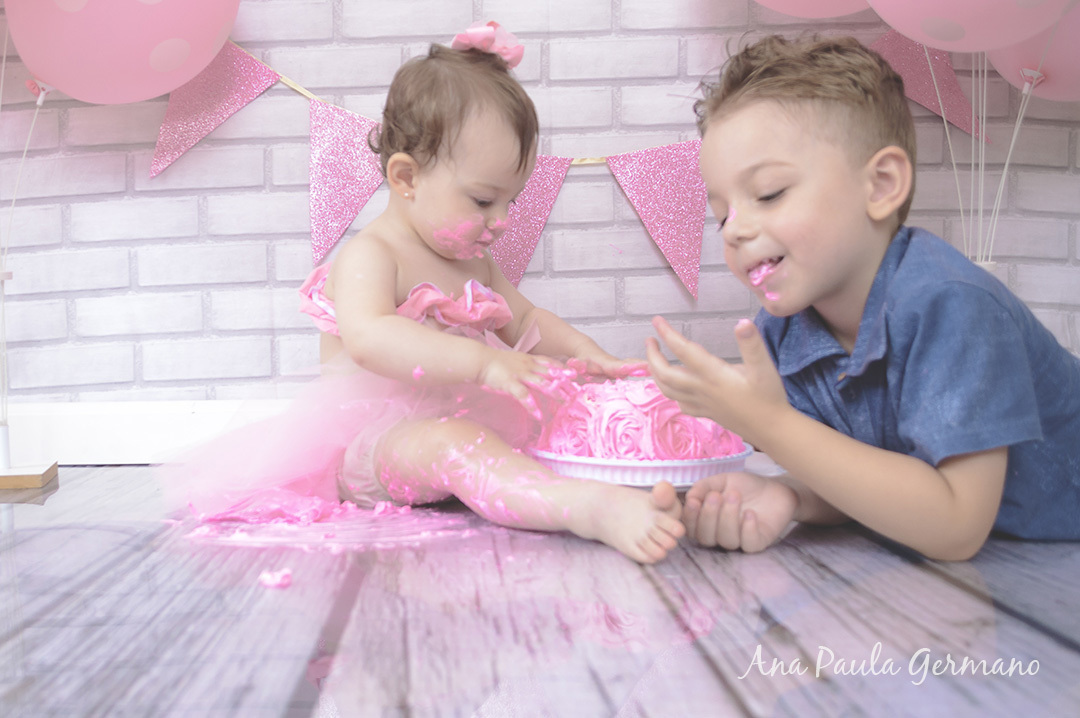 smash the cake menina