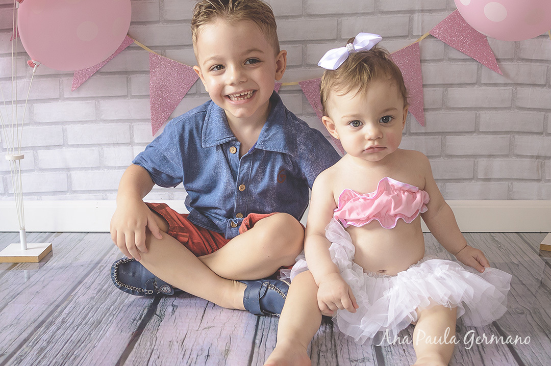 smash the cake menina