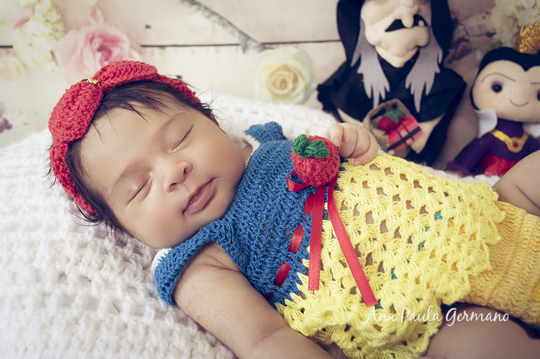 Ensaio Newborn menina - Branca de Neve