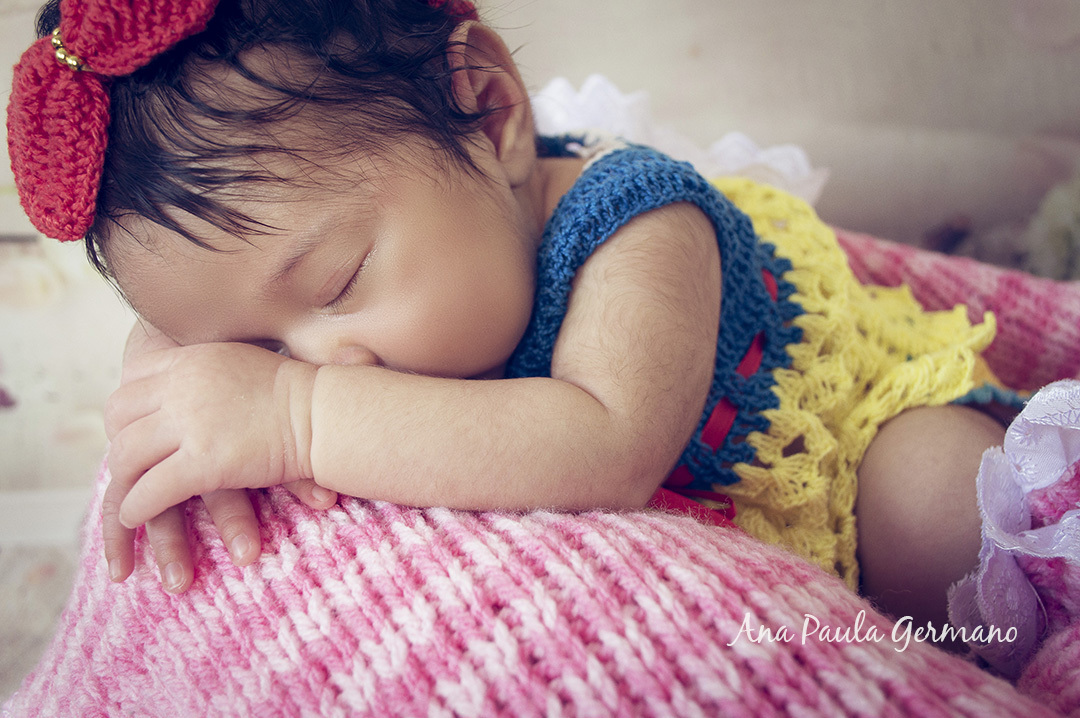 Ensaio Newborn menina - Branca de Neve