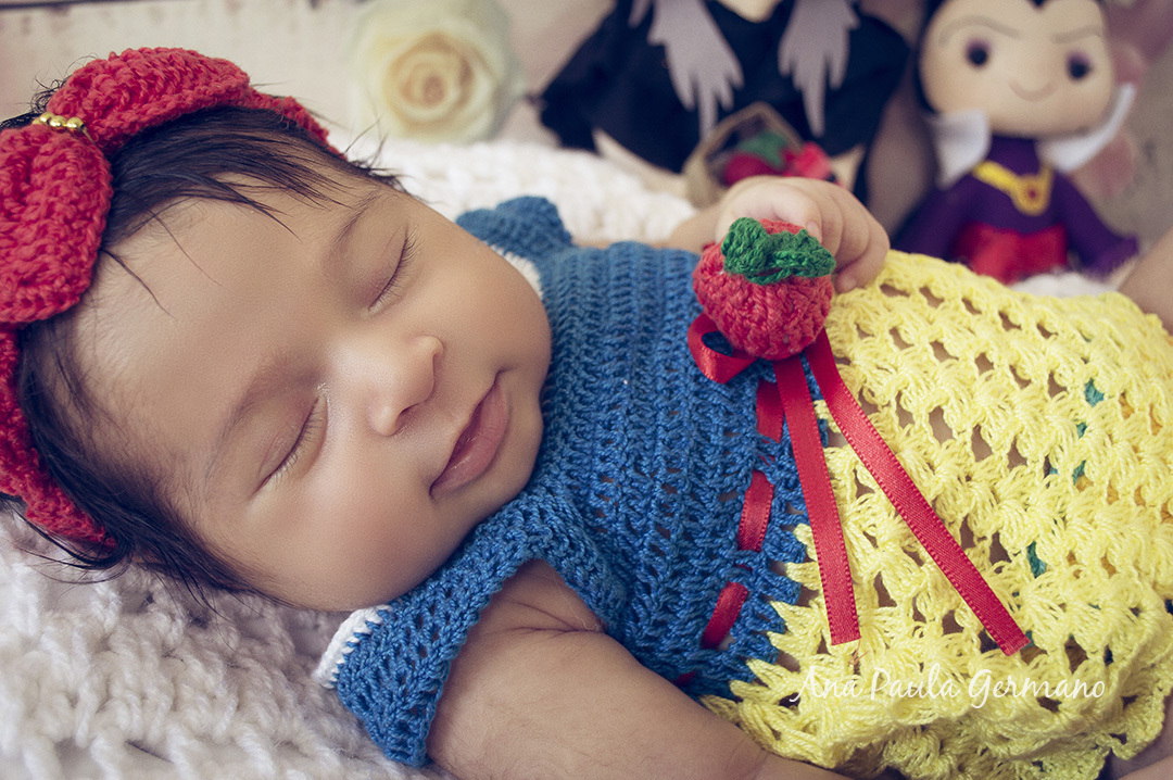Ensaio Newborn menina - Branca de Neve