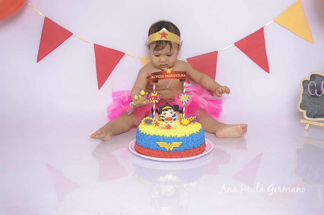 ensaio smash the cake: mulher maravilha 24