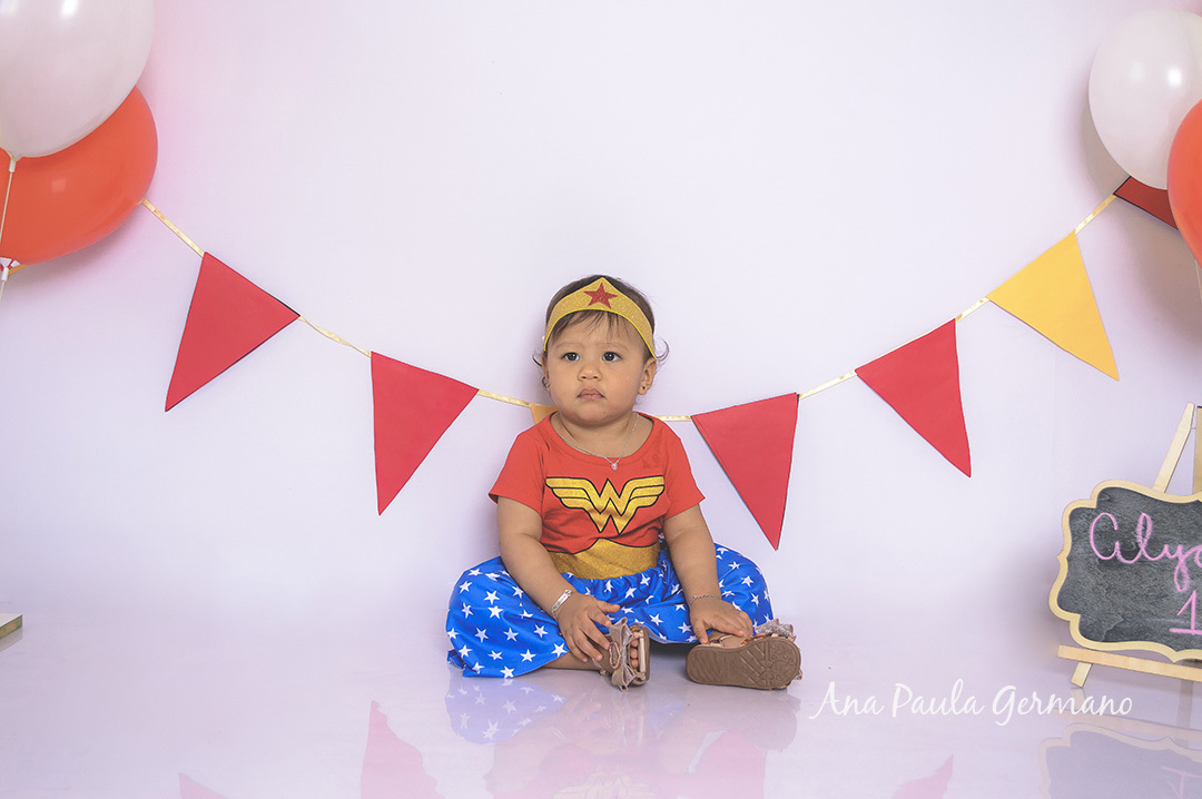 ensaio smash the cake: mulher maravilha 4