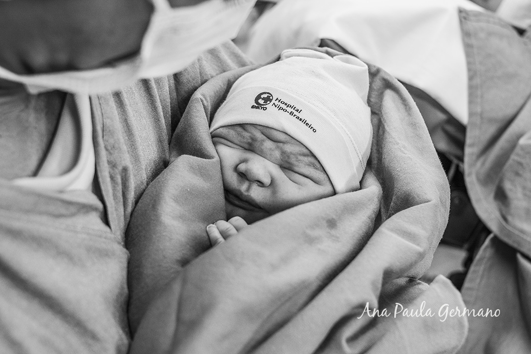 Fotografia de Parto - Hospital Nipo Brasileiro/SP | Nascimento bebê Heitor 33
