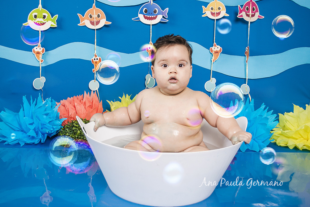 smash the cake Baby shark