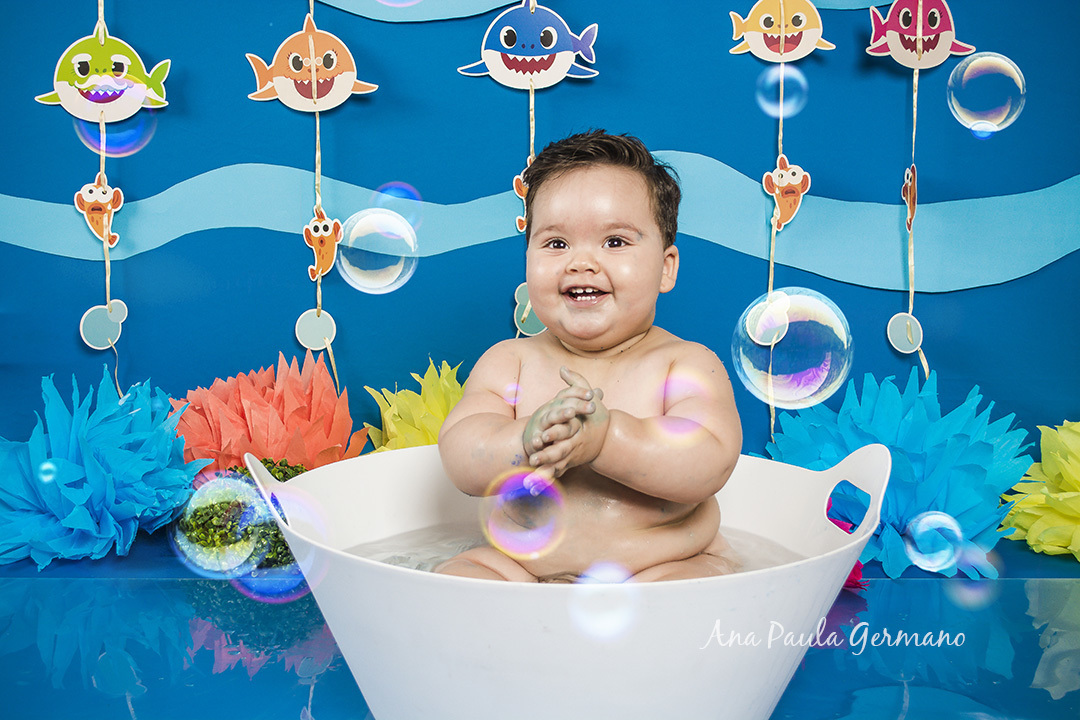 smash the cake Baby shark