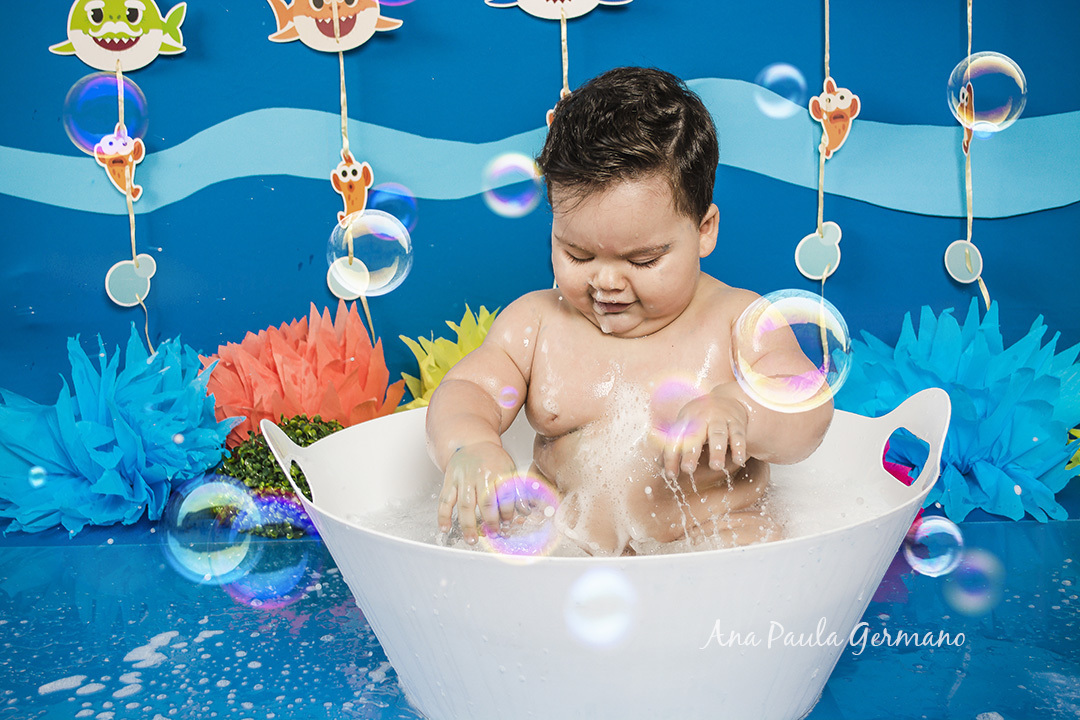 smash the cake Baby shark