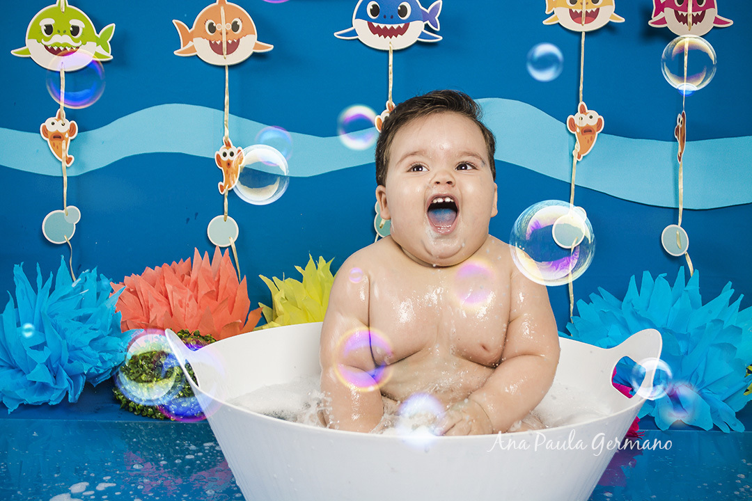 smash the cake Baby shark