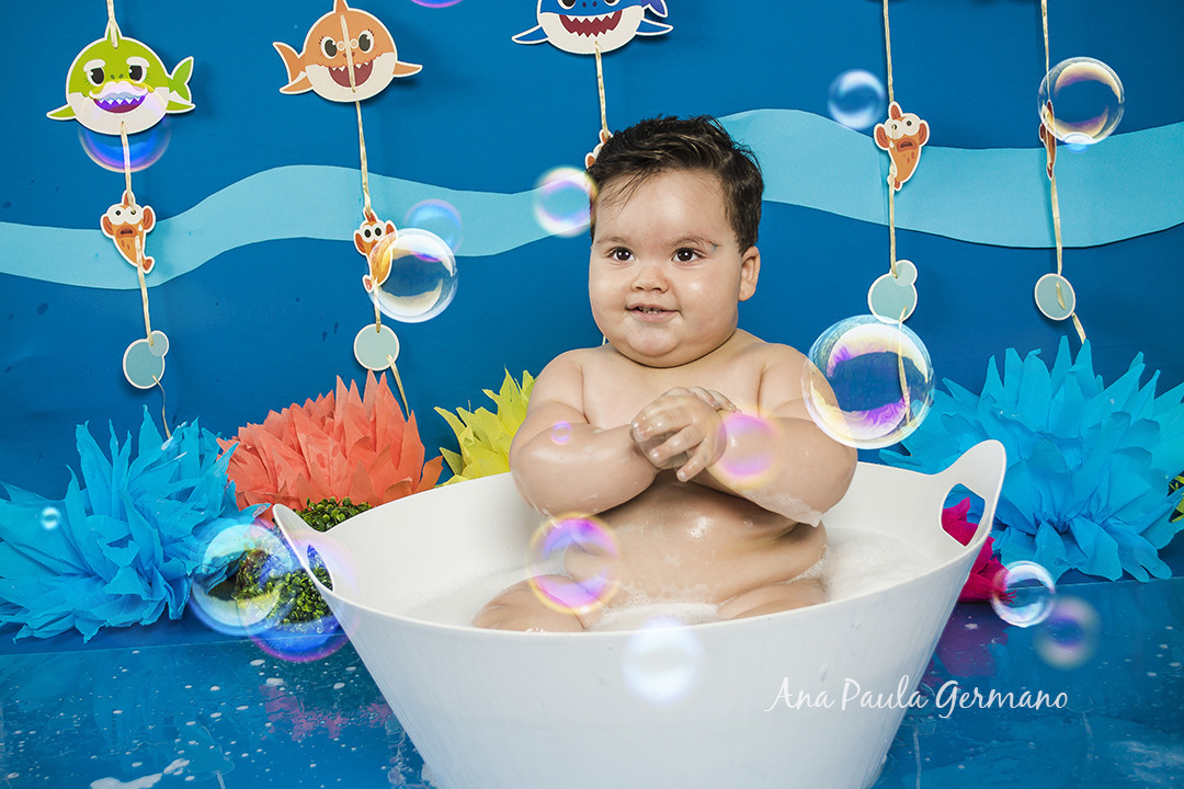 smash the cake Baby shark