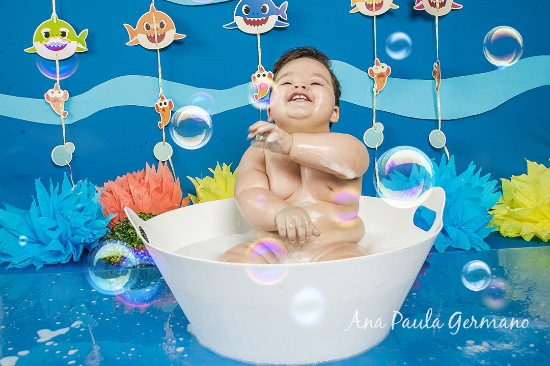 smash the cake Baby shark