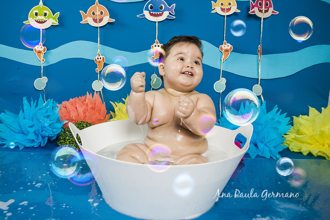 smash the cake Baby shark