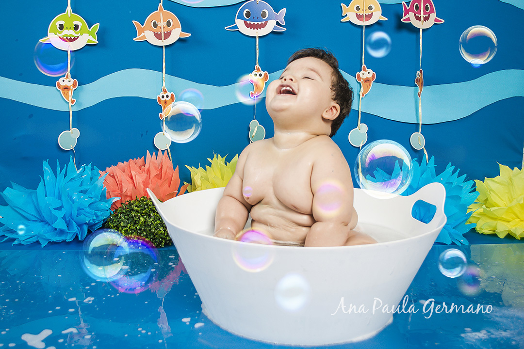 smash the cake Baby shark