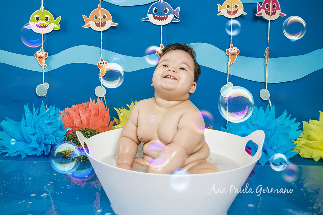 smash the cake Baby shark