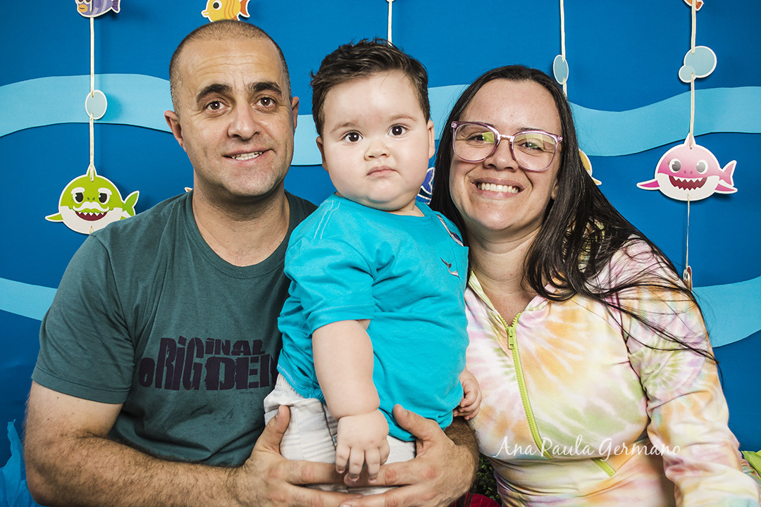 smash the cake Baby shark