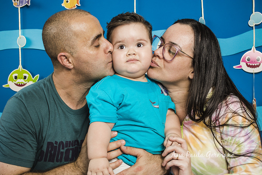 smash the cake Baby shark