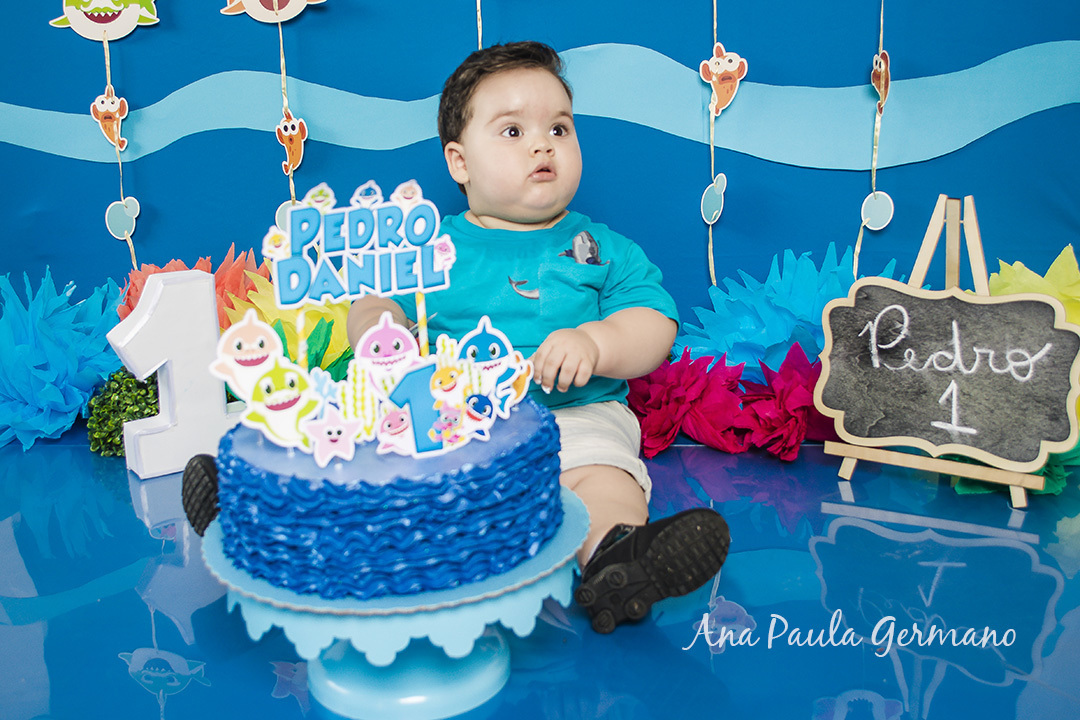 smash the cake Baby shark