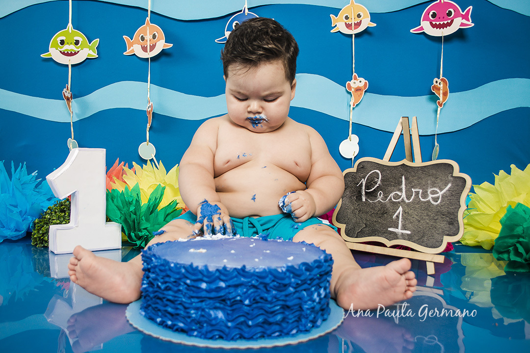 smash the cake Baby shark