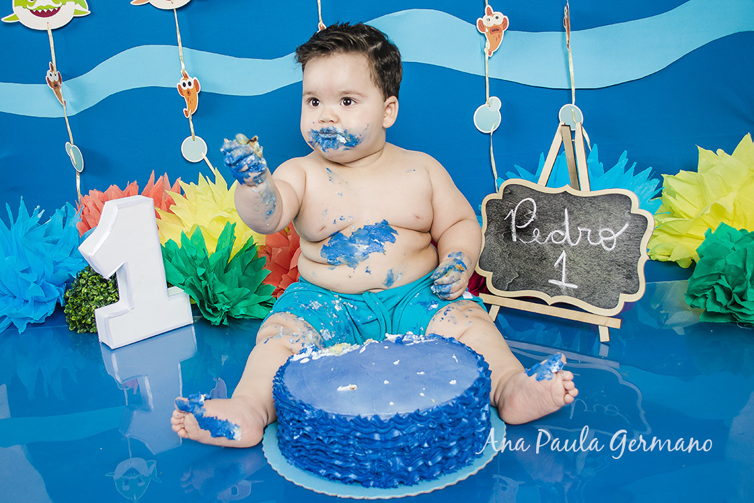 smash the cake Baby shark