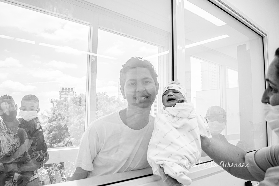 Fotografia de Parto - Maternidade Santa Joana - São Paulo/SP - O Nascimento da Isabella | 25