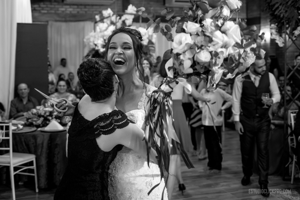 makingo of da noiva irmã da noiva daminha casamento emocionante fotografia de casamento inspiração de casamento miro beauty center salão da noiva makiagem da noiva produção da noiva destination wedding  boa vista roraima buque brincadeira 