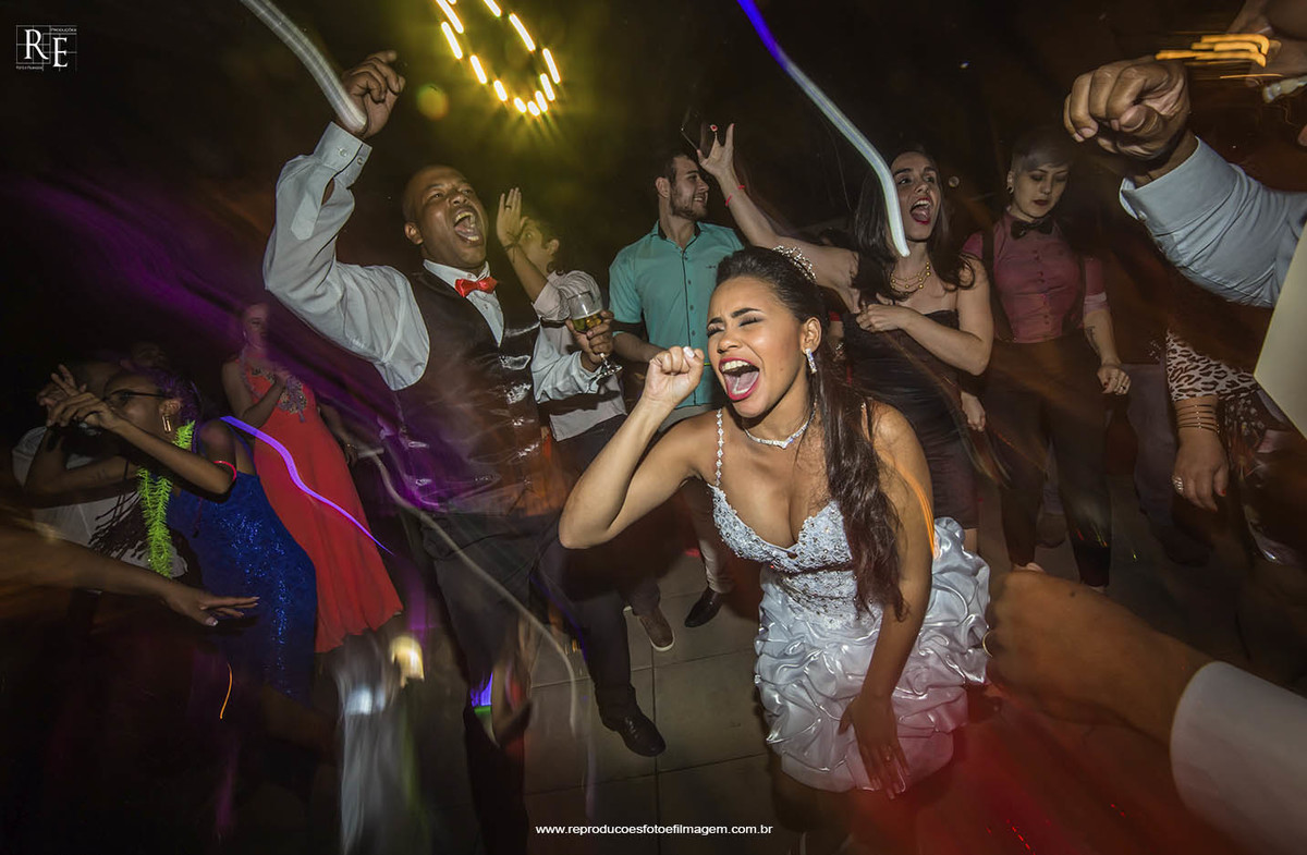 Noiva na balada.