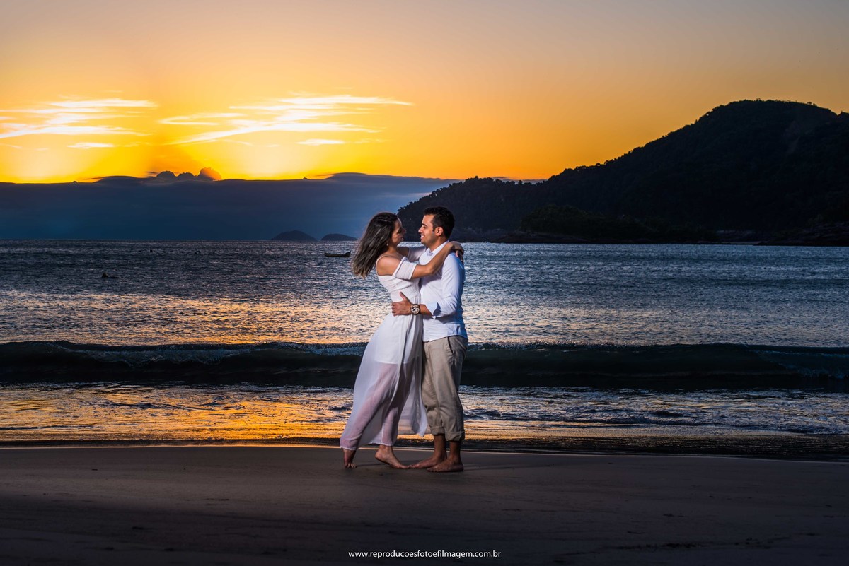 Pre wedding no por do sol.